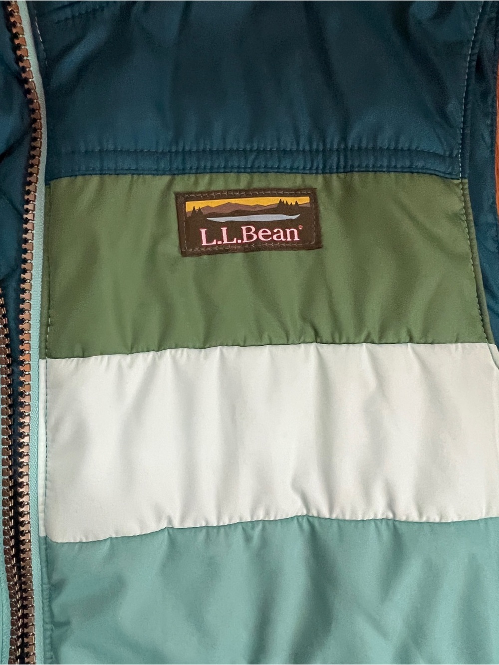 L.L. Bean Women's Mountain Classic Puffer Vest, Teal Colorblock, Size M - Picture 4 of 5